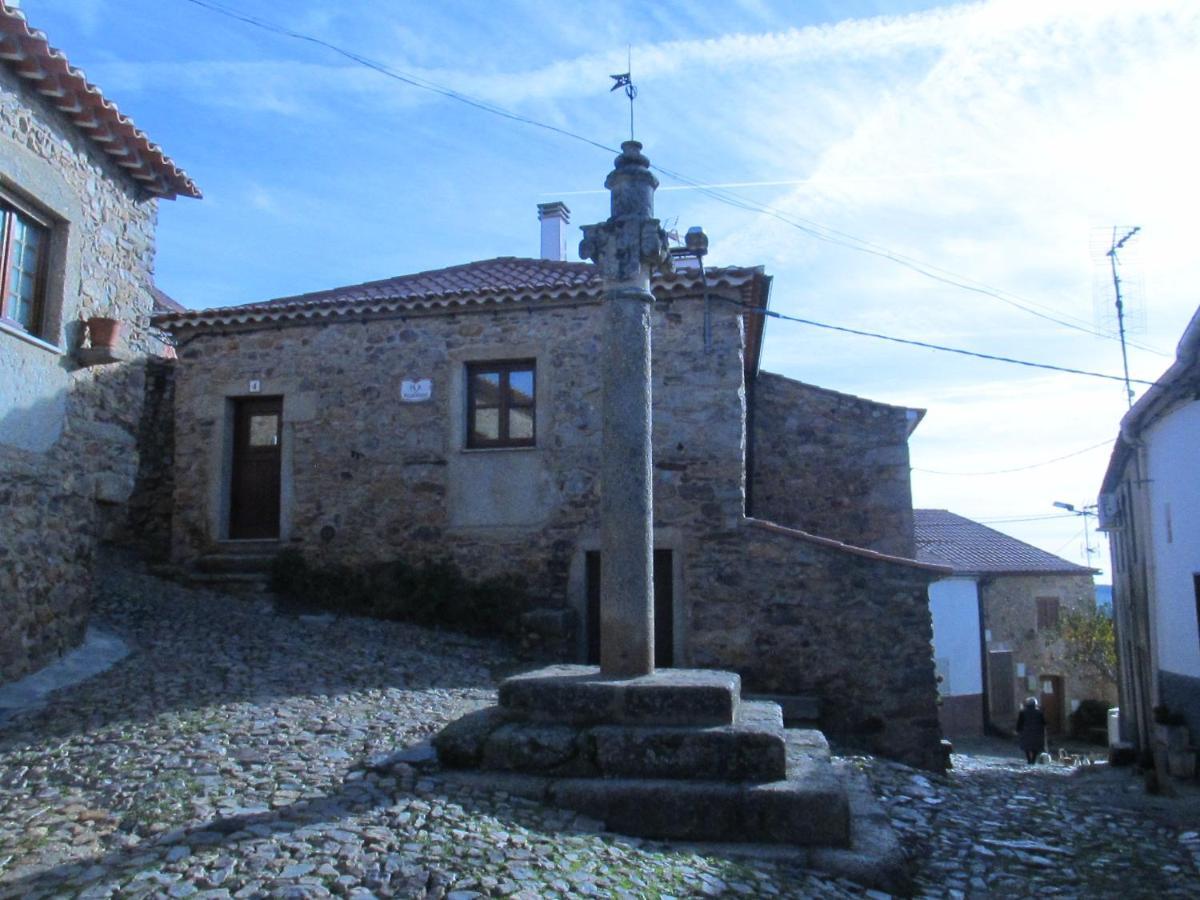 Casinha Garcia Villa Penha Garcia Esterno foto
